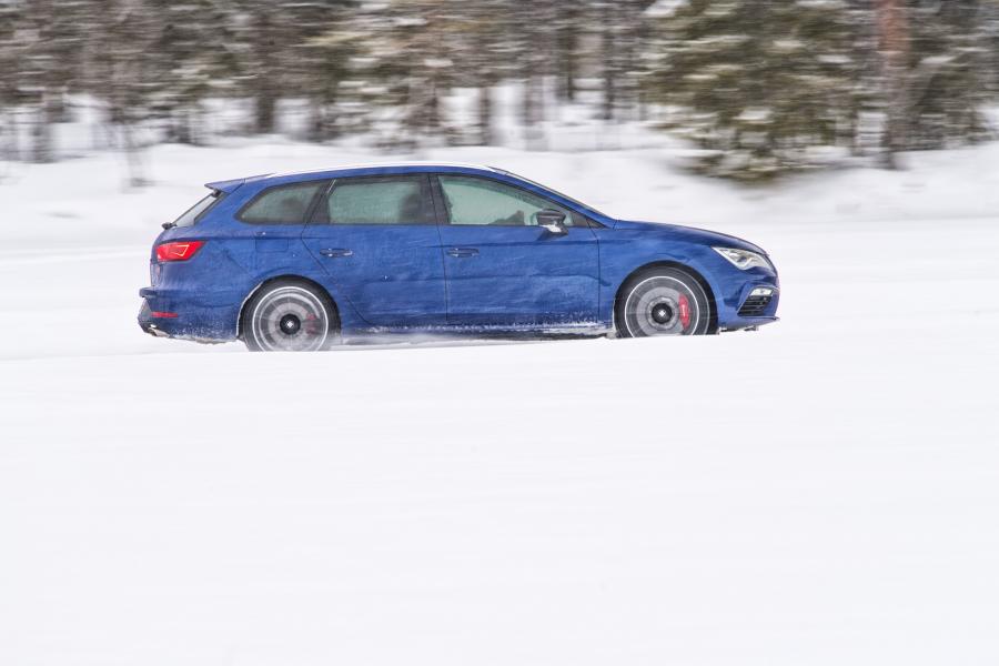  Seat Leon ST Cupra 300 2017 года  (WW) (фото 34 из 49)